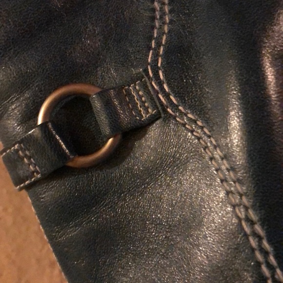 Blue bombshell - Picture 8 of 8